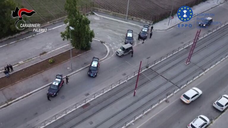 Truffa ai fondi europei per manutenzione scuola: 3 arresti