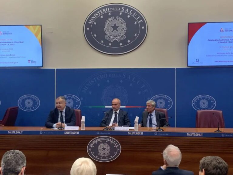 Al via la campagna di comunicazione “Dona vita, dona sangue” Al via la campagna di comunicazione “Dona vita, dona sangue”