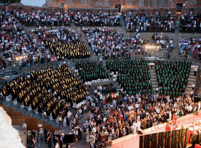 Teatro Antico, De Luca fa saltare riunione Anfiteatro: “Volevano inserire altri eventi”