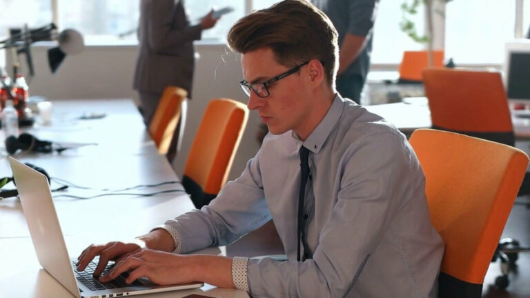 In Italia occupazione ancora in crescita