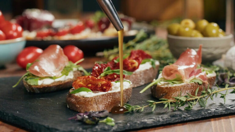 Enit: +176% di soggiorni in Italia con il turismo enogastronomico. Cresce anche Taormina