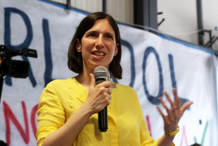 Schlein: “Governo volta le spalle a chi ha salari da fame”