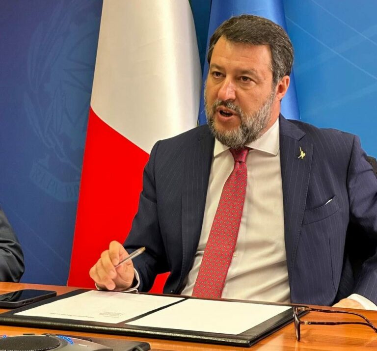 Ue, Salvini: “Non accetto veti sui nostri alleati”