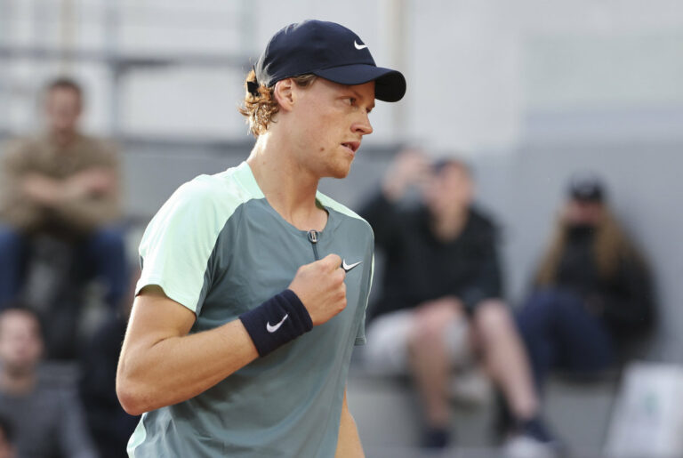 Sinner e Musetti al 2° turno a Wimbledon, Trevisan fuori Sinner e Musetti al 2° turno a Wimbledon, Trevisan fuori
