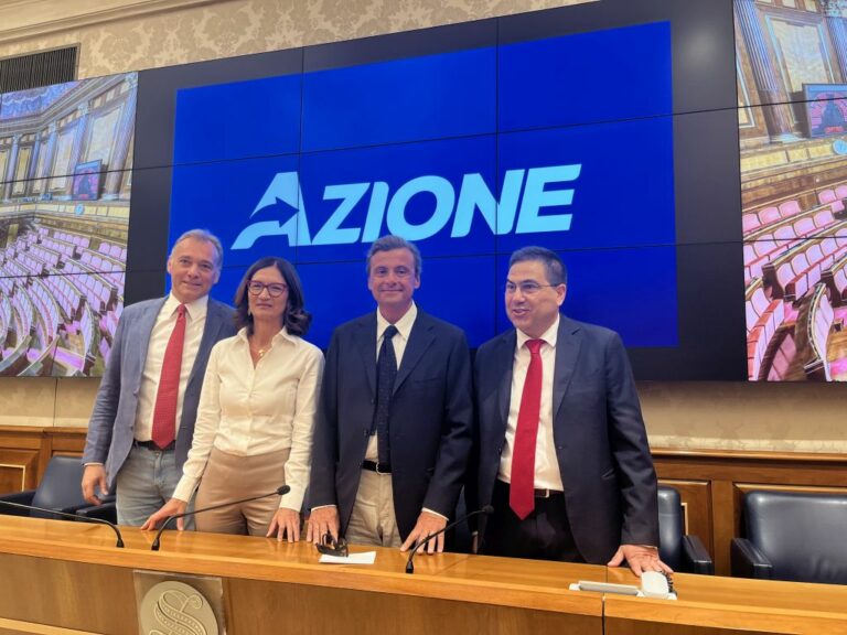 D’Amato aderisce ad Azione, Calenda: “Ci saranno altri nuovi arrivi”
