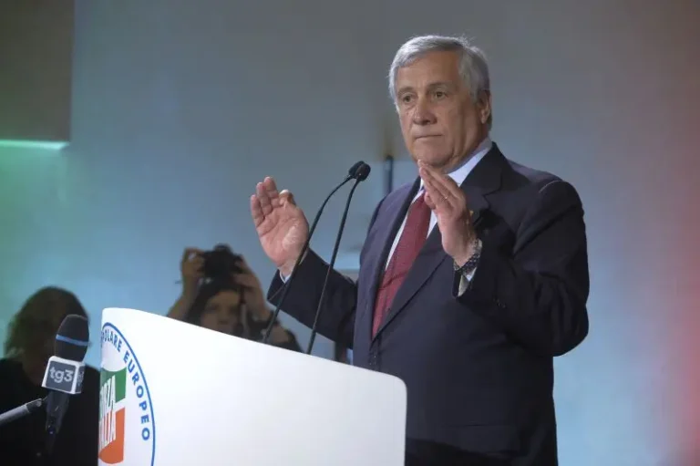Ue, Tajani: “Non si può governare con Le Pen o Afd”