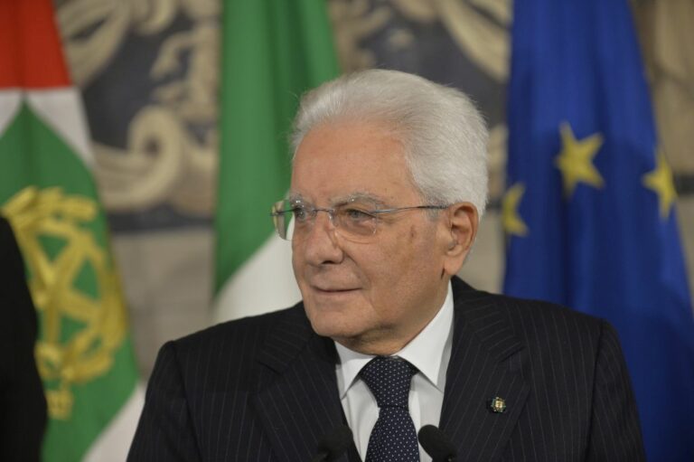 Mattarella: “I principi della Costituzione devono vivere sempre”
