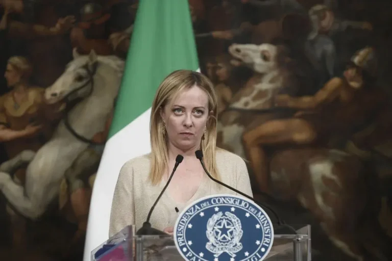 Meloni incontra Biden: “Ribadita profonda amicizia tra i Paesi”