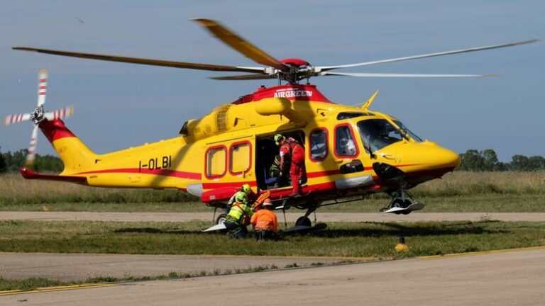 Incinta di 8 mesi a Lampedusa perde bimbo, denuncia del marito Incinta di 8 mesi a Lampedusa perde bimbo, denuncia del marito