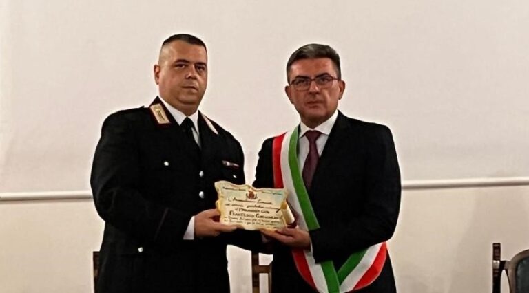 Carabinieri: encomio al Comandante Stazione Francavilla che cede incarico dopo 9 anni Carabinieri: encomio al Comandante Stazione Francavilla che cede incarico dopo 9 anni