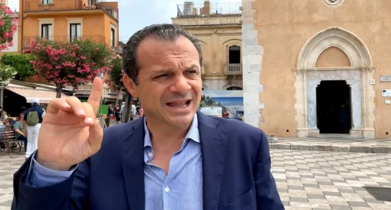 De Luca: “Taormina regno delle non regole, ora sta cambiando tutto”