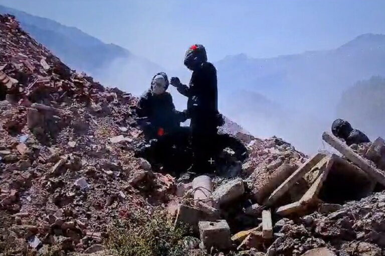 No Tav incappucciati attaccano i cantieri, chiusa per un’ora la A32