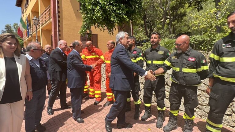 Incendi, Schifani: “Governo ci appoggi per potenziare la Forestale”