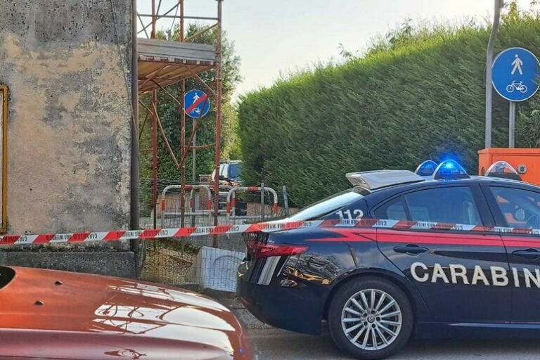 Bimbo di 2 anni annega in una piscina