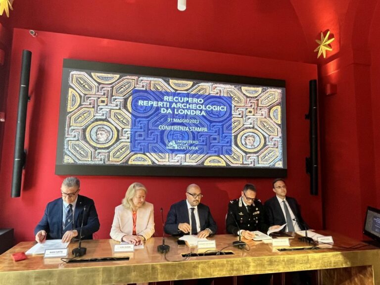 L’Italia si riappropria di 821 reperti storici trafugati L’Italia si riappropria di 821 reperti storici trafugati