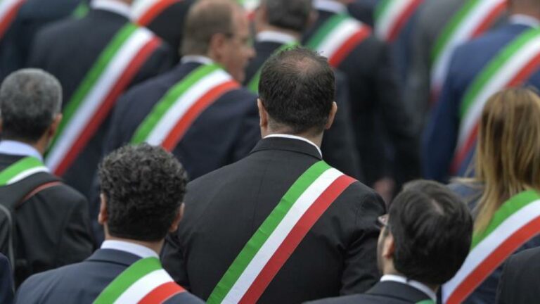 Enti locali, dalla Regione 6 mln all’anno ai Comuni per indennità amministratori