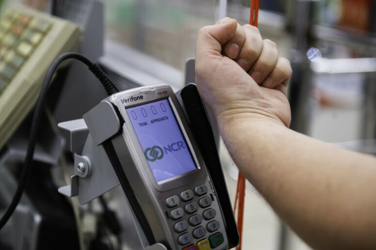 In Italia il primo uomo con cinque microchip sottopelle