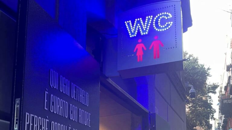 A Napoli apre il primo “Wc-shop – se ti scappa”