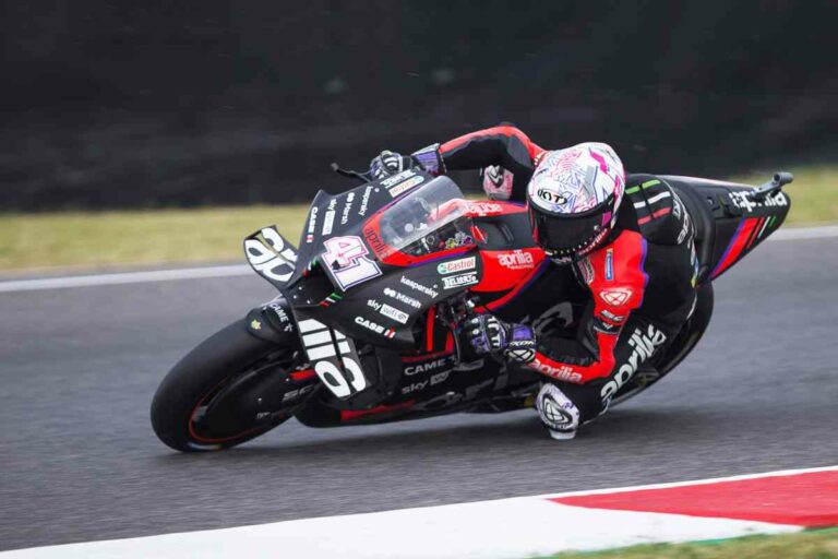 Aleix Espargaro domina le seconde libere a Silverstone Aleix Espargaro domina le seconde libere a Silverstone