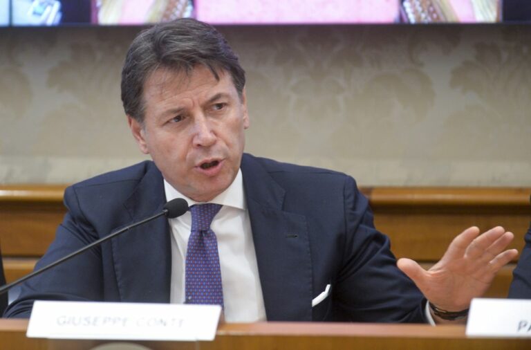 Conte: “Tassa su extraprofitti sia risolutiva e non pannicello caldo”