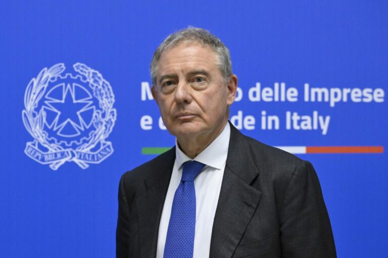 Carburanti, Urso: “Gli aumenti sono colpa dell’Opec”