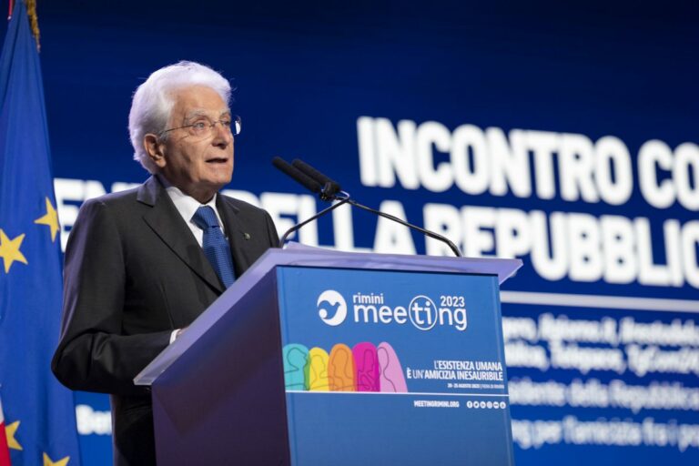 Mattarella: “La Costituzione nasce per espellere l’odio”