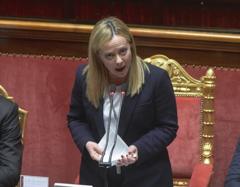 Meloni: “Extraprofitti? Non difendo rendite di posizione”