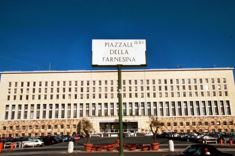 Gabon, Farnesina: “Monitoriamo la situazione, italiani siano prudenti”