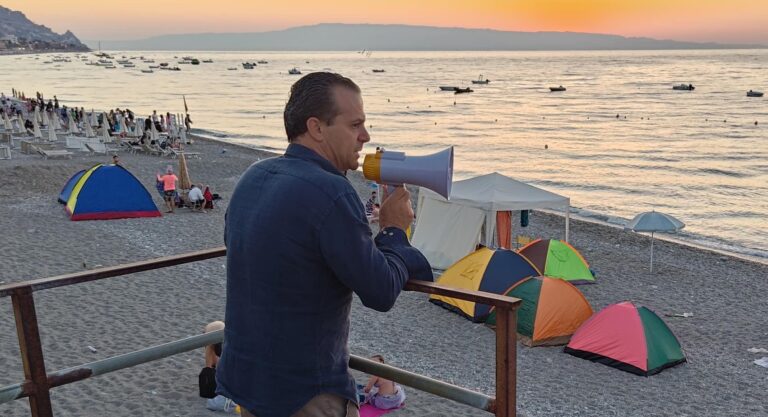 Ferragosto a Taormina, il sindaco: “Pronto il nostro esercito, contrasteremo gli zozzoni”