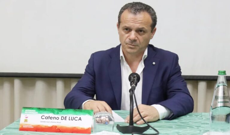 De Luca: “Chi stupra deve andare a spaccare le pietre”