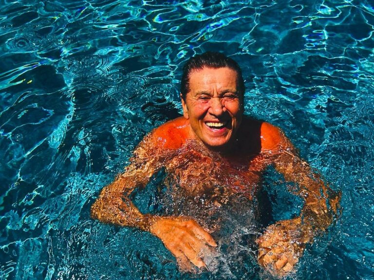 Gianni Morandi si gode la Perla: “Evviva Taormina”