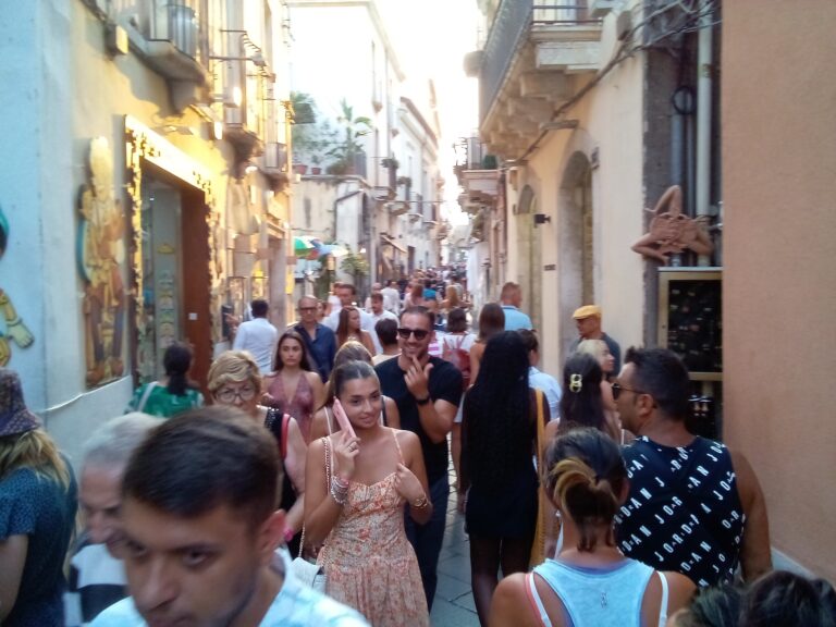 Bankitalia, stranieri trainano il turismo. A Taormina un dato clamoroso