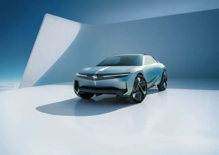 Con Experimental Opel svela il futuro del marchio