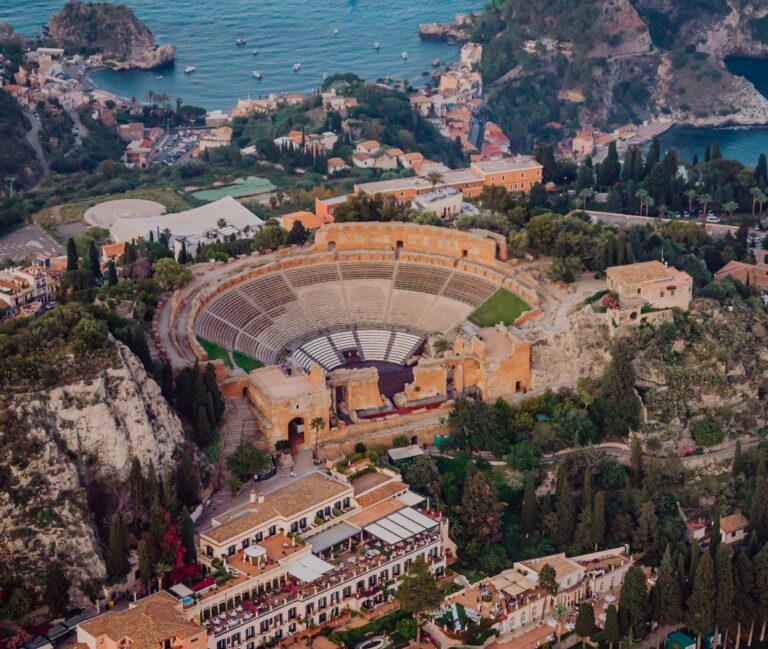 Turismo in Italia: +27% stranieri, Taormina vola Turismo in Italia: +27% stranieri, Taormina vola