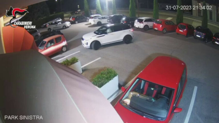 Le immagini dell’auto che ha ucciso un 13enne nel Veronese