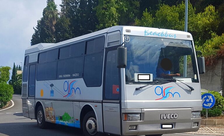 Taormina-Mazzeo: orari serali dei pullman da rivedere subito