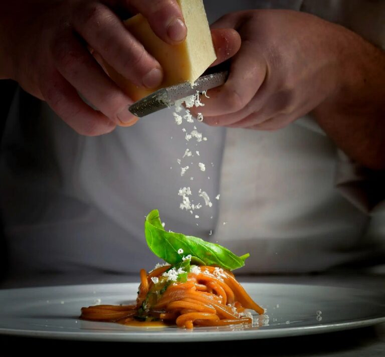 Santanchè: “Cucina in Italia è un valore aggiunto”, Taormina tra le capitali del gusto