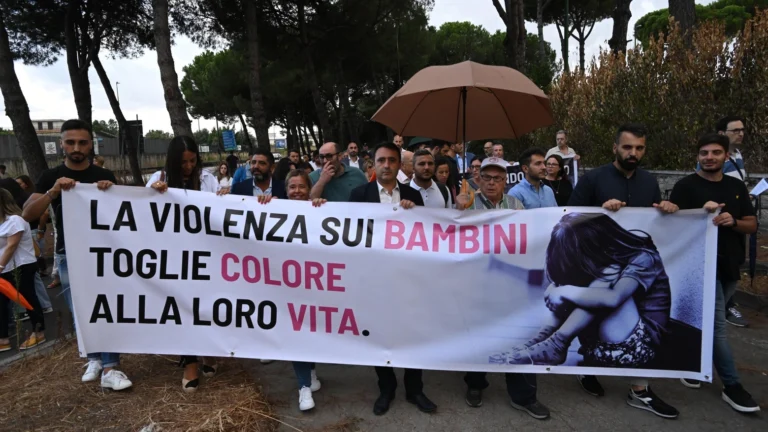 Minacce alle famiglie delle vittime degli stupri di Caivano