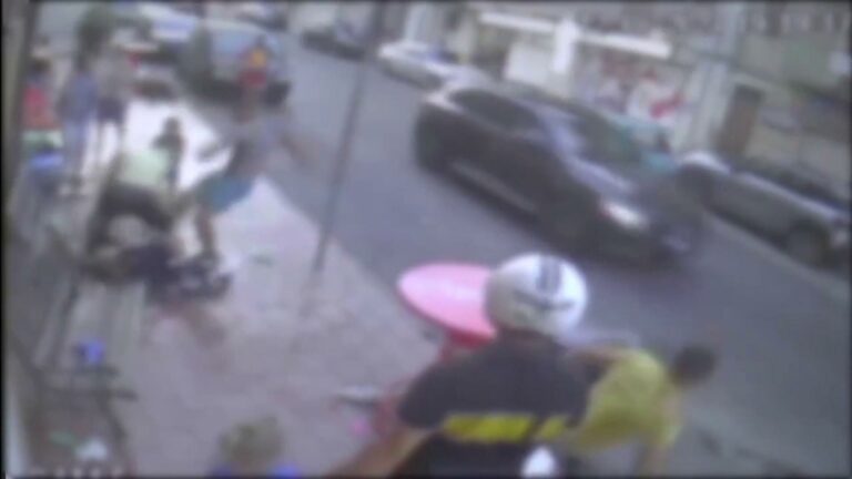 Maxi rissa a colpi di bastone a Gela, le immagini Maxi rissa a colpi di bastone a Gela, le immagini