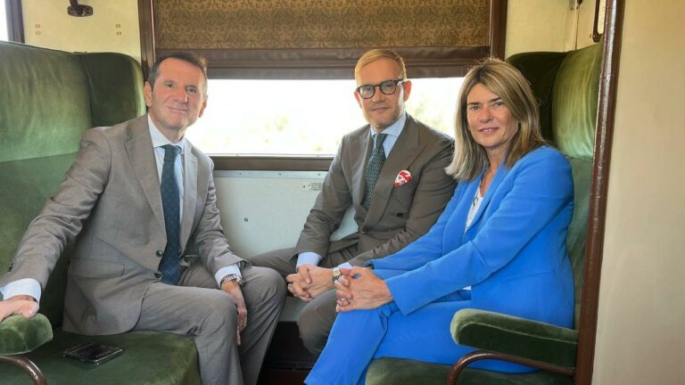 Tornano i treni storici in Sicilia: tutti gli itinerari previsti Tornano i treni storici in Sicilia: tutti gli itinerari previsti