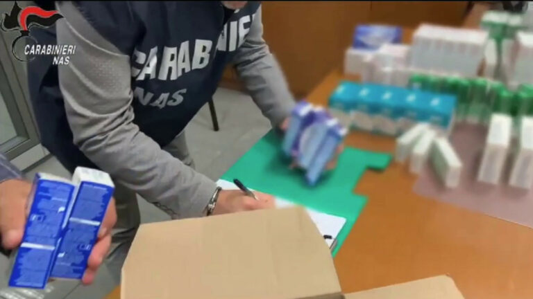 Truffa delle fustelle, indagati medici e farmacista a Reggio