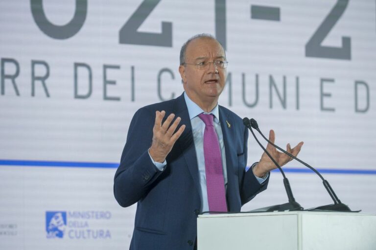 Valditara: “Sganciare da Patto di Stabilità investimenti in istruzione”