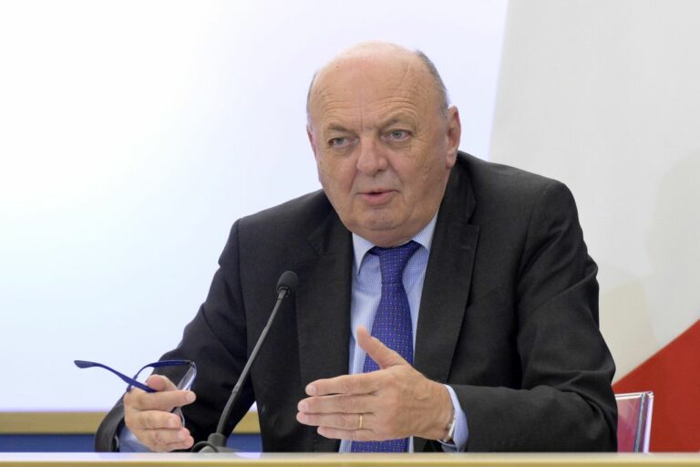 Pichetto Fratin: “In autunno partiamo con le comunità energetiche” Pichetto Fratin: “In autunno partiamo con le comunità energetiche”