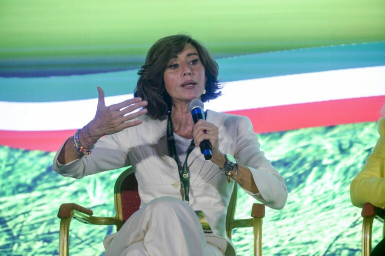 Università, Bernini: “Apertura progressiva per iscrizioni a medicina”