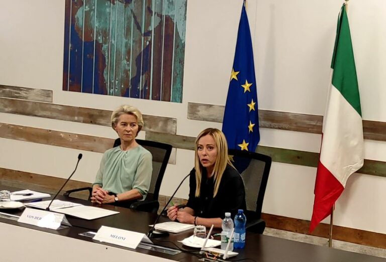 Migranti, Meloni: “L’Europa deve lavorare insieme o sarà travolta”