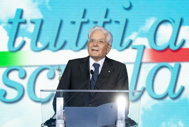 Scuola, Mattarella: “E’ la più importante risposta al degrado”