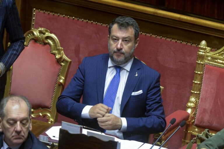 Immigrazione, Salvini: “Bene nuovi Cpr, meno burocrazia per espulsioni”