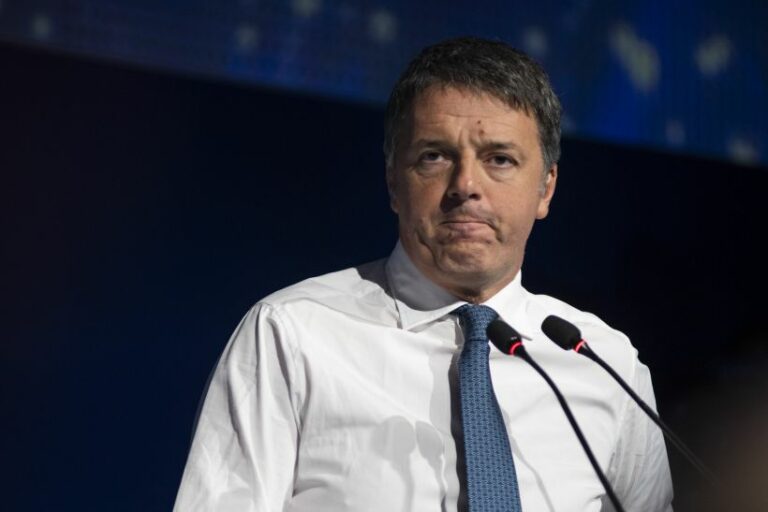 Renzi: “Sui migranti Meloni sta perdendo la faccia”