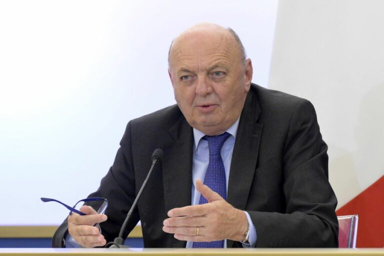 Nucleare, Pichetto: “Per ora ci occupiamo di ricerca e sperimentazione”