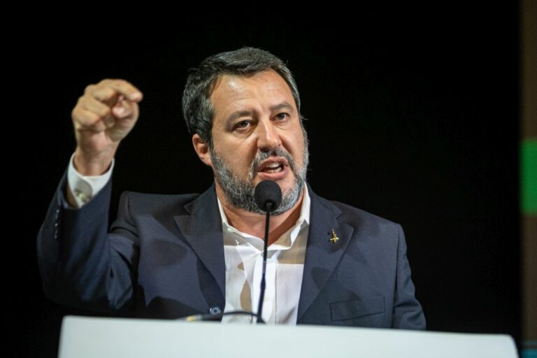 Sciopero, Salvini: “Sindacati rispettino regole e Garante”